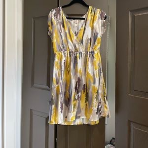 Emmelee Yellow multi-color Silky Dress Size Medium